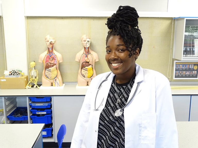 Alumni Spotlight: Victoria Taiwo, student of medicine